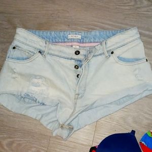 Roxy light wash jean shorts size 29 short shorts distressed on the front